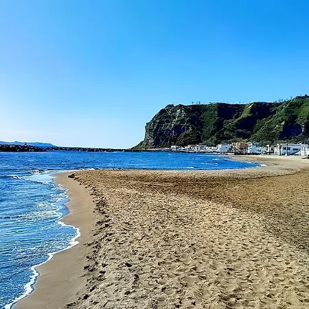 Con Incantevole Panorama *